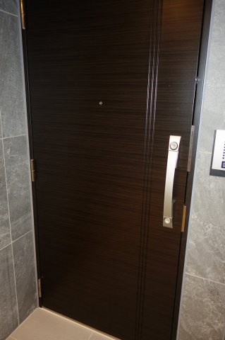 グランエール森下WESTの玄関