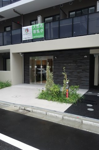 グランエール森下WESTのエントランス