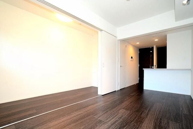 グランドコンシェルジュ氷川台の居間・リビング