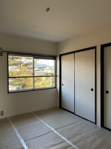 ベアーズコーポの寝室|風通しも良い寝室です☆