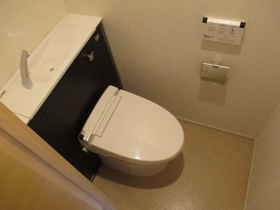 【トイレ】 | ルミナス上新庄 | トイレには快適な温水洗浄便座付です