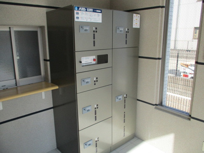 【エントランス】 | ルミナス上新庄 | 宅配ＢＯＸ付きで居ない時でも安心ですね