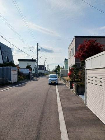【前面道路含む現地写真】