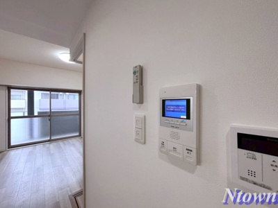 【セキュリティ】 | グラディアン大曽根 | モニター付きインターホンです。