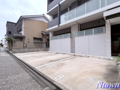 【駐車場】 | グラディアン大曽根 | 駐車スペースもあります