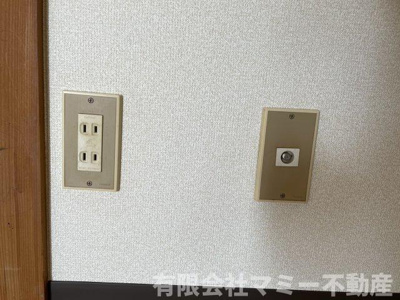 【設備】 | 芝田1丁目借家M | 2F和室2（床フローリング）　TV端子