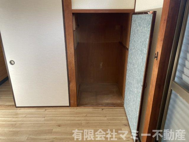 【収納】 | 芝田1丁目借家M | 1F居間　収納