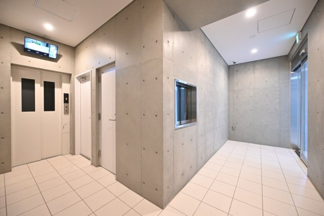 ＲＯＸＩＳ日暮里のエントランス