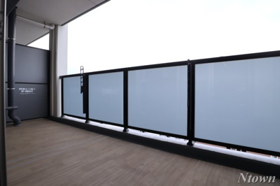 【バルコニー】 | プレサンスロジェ名駅南 | バルコニーからの眺めを楽しみながら食事をしませんか