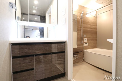 【洗面所】 | プレサンスロジェ名駅南 | 使いやすい洗面所です