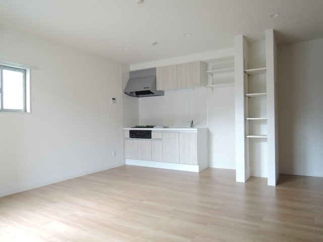 メゾン浦和根岸の居間・リビング|★広々１1.5帖のリビング・ダイニング！ダウンライト照明付き★