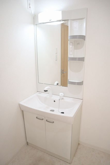 ラ・フェリオ鳴神の洗面所|別部屋参考写真