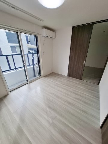 メゾン・ド・プティエル今津の洋室