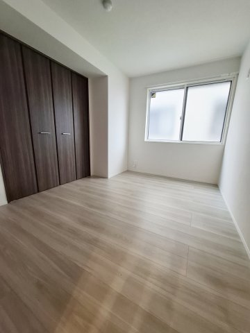 メゾン・ド・プティエル今津の洋室