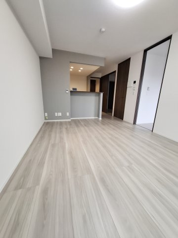 メゾン・ド・プティエル今津の居間・リビング