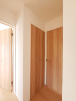 【収納】 | 中央市井之口 オール電化新築 全2棟 2号棟 車3台並列 | 建物施工例