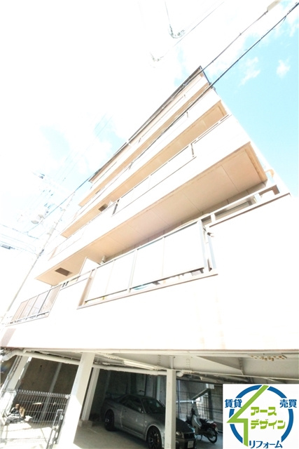 明政ハイツの駐車場