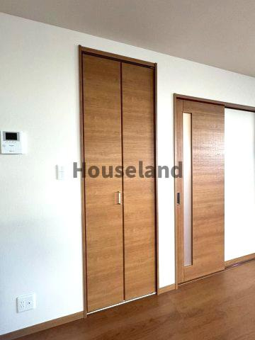 ルピナス・コートの居間・リビング