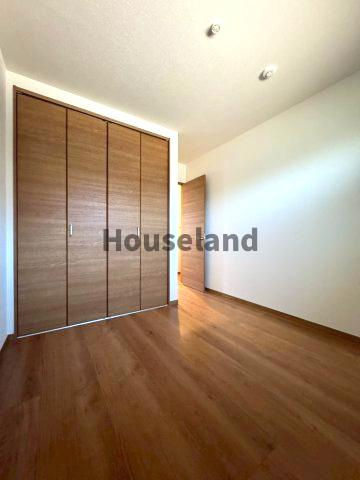 ルピナス・コートの洋室