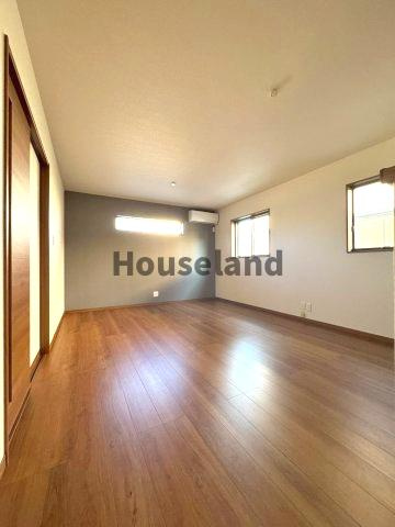 ルピナス・コートの居間・リビング