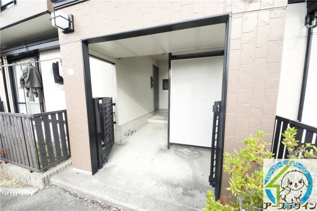 サンビレッジ吉川A棟のエントランス