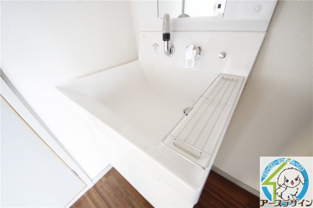 サンビレッジ吉川A棟の洗面所|※類似写真