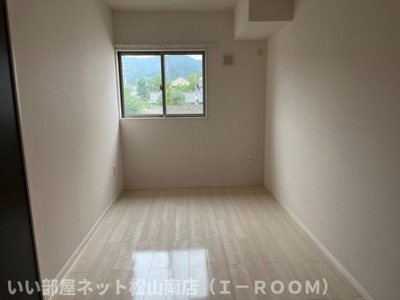 【洋室】 | ファミーユコート