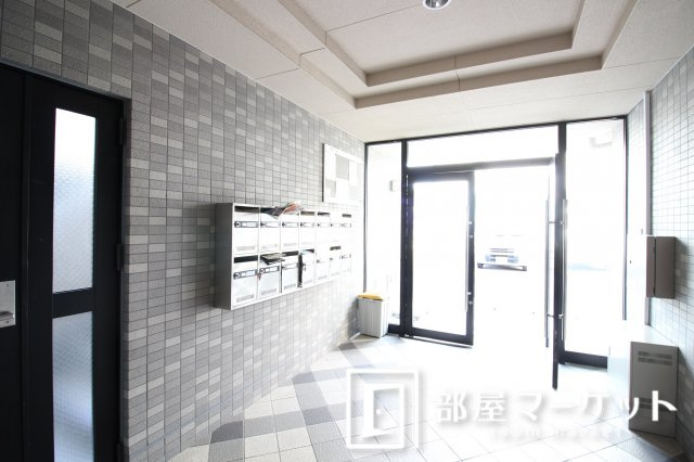 【エントランス】 | 日高ビル