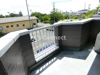 【バルコニー】 | パークサイド・ケイＢ | ２階のお部屋で洗濯物もたくさん干せます。