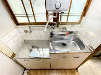 【キッチン】 | 四条畷市南野2丁目　オーナーチェンジ中古テラス | 2022年新設