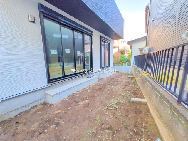 所沢市北中1丁目　新築戸建　の庭