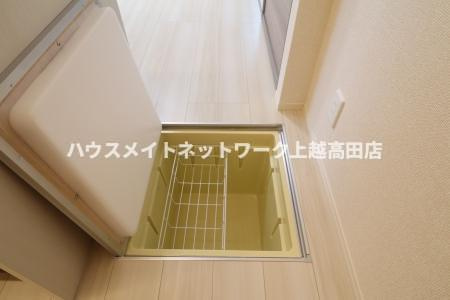 サニーガーデンの設備|床下収納