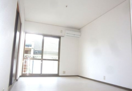 グリーンハイツ大善寺の居間・リビング|使いやすいリビングです