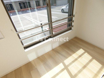 【その他】 | ポルトボヌールＡ | サンルームで天気を気にせず洗濯できます。