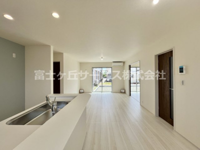 【居間・リビング】 | 榛原郡吉田町住吉 8期 新築一戸建て | LDK19帖