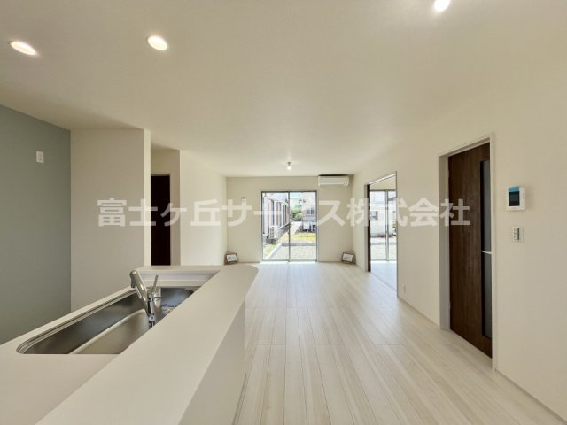 【居間・リビング】 | 榛原郡吉田町住吉 8期 新築一戸建て | LDK19帖