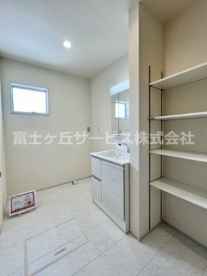【脱衣所】 | 榛原郡吉田町住吉 8期 新築一戸建て | 脱衣洗面室