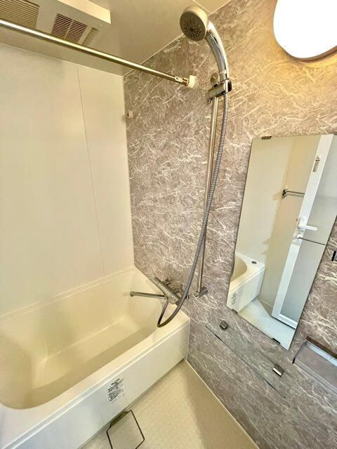 レジディア千駄木の浴室