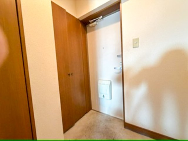 ダイチュウマンションの玄関