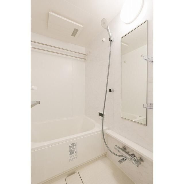 コンフォリア東上野の浴室