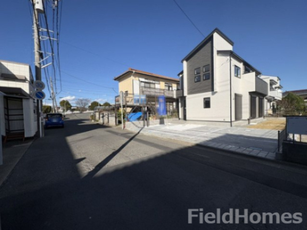 平塚市東中原1丁目新築戸建て　1号棟の前面道路含む現地写真|前面道路含む現地写真です。
