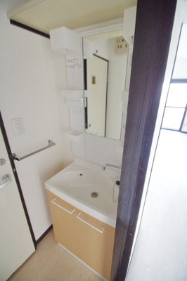 ★朝に便利な独立洗面台★
