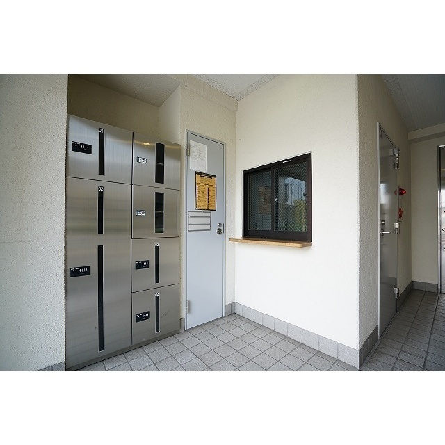 ラ・フロレスタ壱番館のエントランス|宅配ボックス