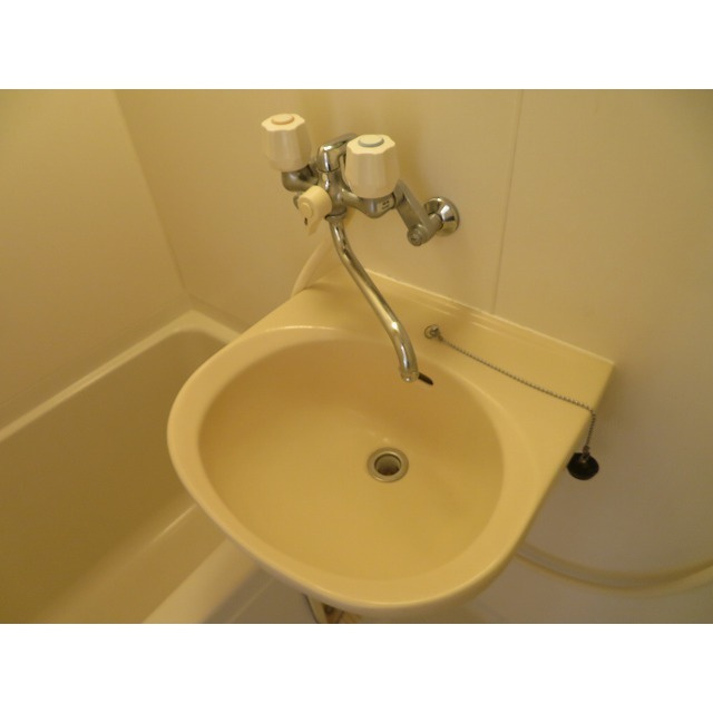 ラ・フロレスタ壱番館の浴室|洗面台