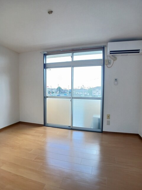 メゾンシャルムの居間・リビング