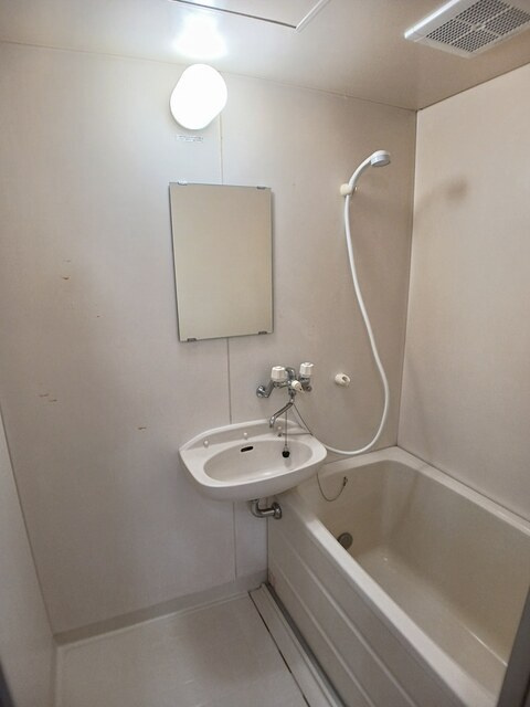 メゾンシャルムの浴室