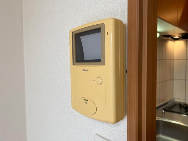 クリザンティームの内装|カメラ付インターホン