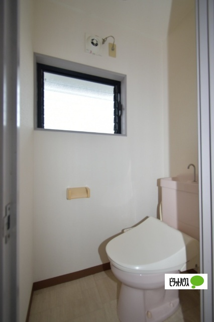 ハイツ三幸プレイス広沢Bのトイレ