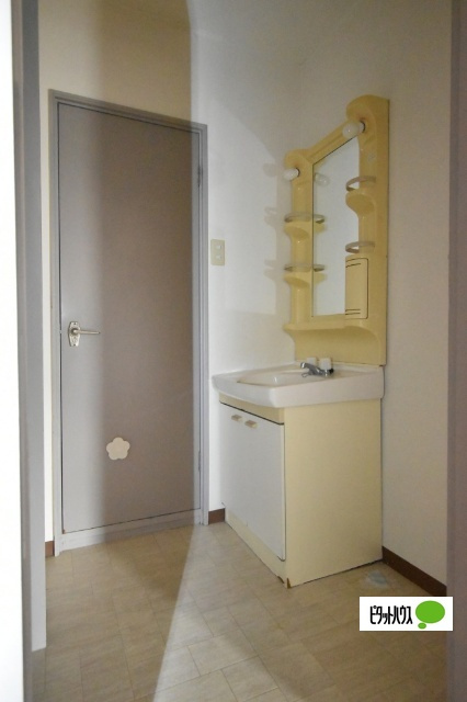 ハイツ三幸プレイス広沢Bの洗面所