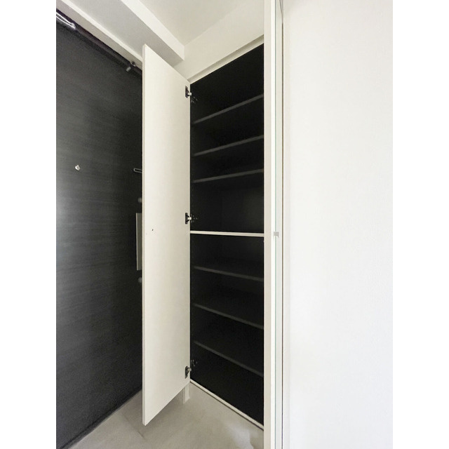 オーパスホームズ武蔵小金井の玄関|靴箱